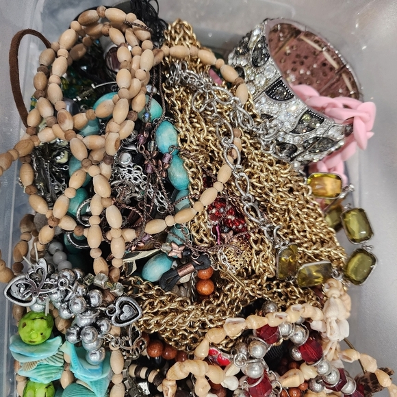 5 lb Mystery Jewelry Box – Bulk Lot for Resale, Crafting & Collecting - Picture 5 of 15